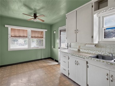 Charming Ventura Westside bungalow offering endless potential in - photo 9