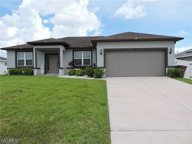 MOVE IN READY AND EXTREMELY CLEAN! PICTURE PERFECT! ~ This - photo 1