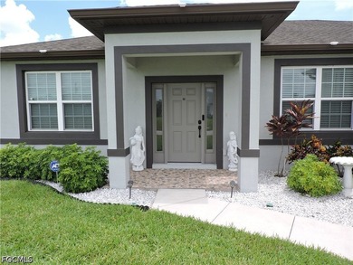 MOVE IN READY AND EXTREMELY CLEAN! PICTURE PERFECT! ~ This - photo 2