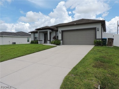 MOVE IN READY AND EXTREMELY CLEAN! PICTURE PERFECT! ~ This - photo 3