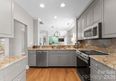 Live in the heart of Uptown Charlotte in this beautiful, sunny - photo 12