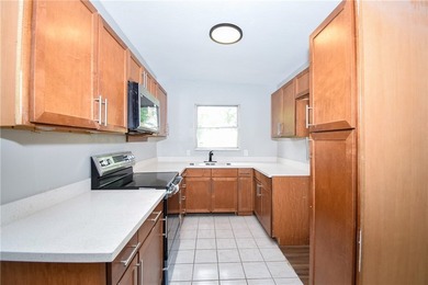 Central location and good schools. This Pretty 3 bedroom, 2 bath - photo 14
