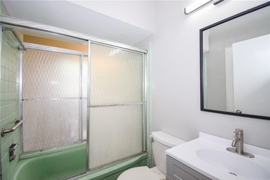 Central location and good schools. This Pretty 3 bedroom, 2 bath - photo 23