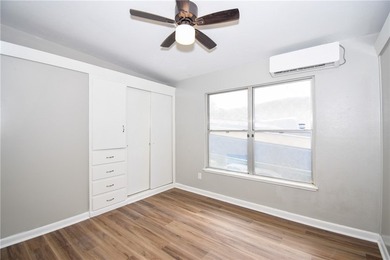 Central location and good schools. This Pretty 3 bedroom, 2 bath - photo 24