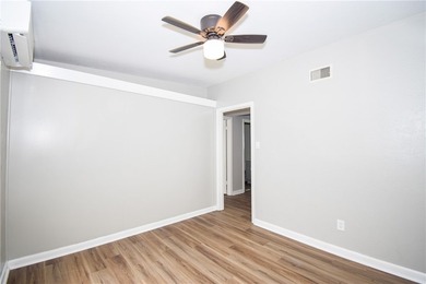 Central location and good schools. This Pretty 3 bedroom, 2 bath - photo 26