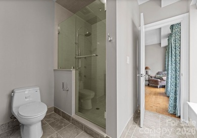 Live in the heart of Uptown Charlotte in this beautiful, sunny - photo 29