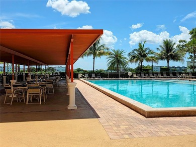 Welcome to this fantastic condo in the highly desirable Century - photo 31