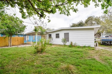 Central location and good schools. This Pretty 3 bedroom, 2 bath - photo 34