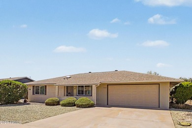 Beautiful 2bd/2bth expanded Woodbury model offering 1,523 square - photo 2
