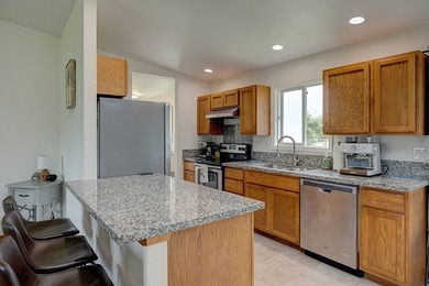 Experience the best of Hawaii living in this inviting 3-bedroom - photo 10