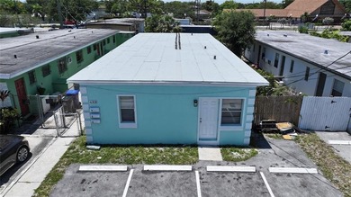 This triplex is a great investment property! Super easy to - photo 1