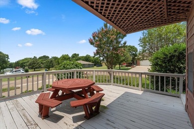 BEAUTIFULLY LANDSCAPED HOME ON 4 LOTS AT THE HEART OF THE LAKE - photo 14