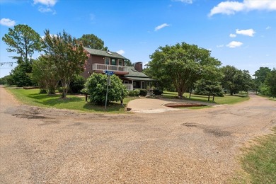 BEAUTIFULLY LANDSCAPED HOME ON 4 LOTS AT THE HEART OF THE LAKE - photo 15
