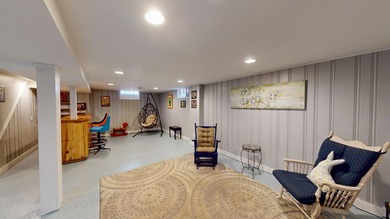 Beautifully updated 2-bedroom ranch with a fully remodeled main - photo 19