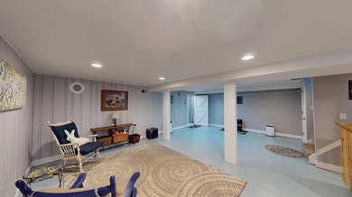 Beautifully updated 2-bedroom ranch with a fully remodeled main - photo 22