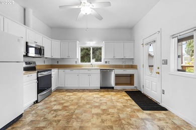 Oregon Vineyard Property is pleased to present this historically - photo 28