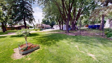 Beautifully updated 2-bedroom ranch with a fully remodeled main - photo 29
