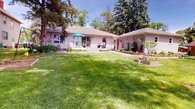 Beautifully updated 2-bedroom ranch with a fully remodeled main - photo 30
