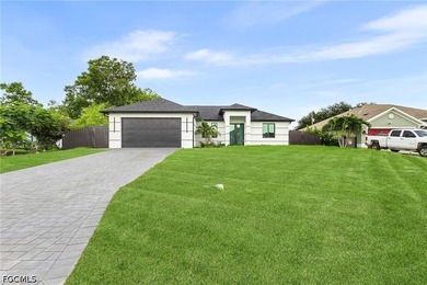 Welcome to this stunning new construction in the heart of Cape - photo 1