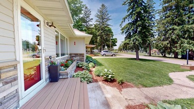 Beautifully updated 2-bedroom ranch with a fully remodeled main - photo 31