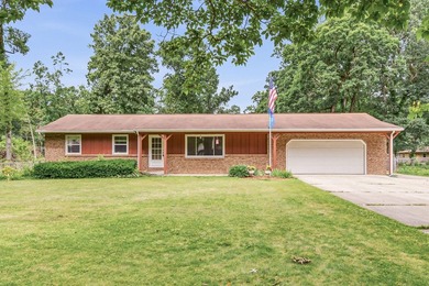 Welcome home to this well-maintained 3-bedroom, 2-bath ranch - photo 1