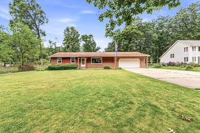 Welcome home to this well-maintained 3-bedroom, 2-bath ranch - photo 2
