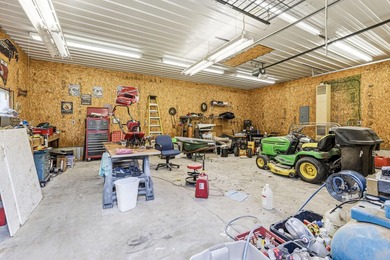 Welcome home to this well-maintained 3-bedroom, 2-bath ranch - photo 4