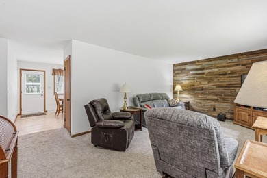 Welcome home to this well-maintained 3-bedroom, 2-bath ranch - photo 6