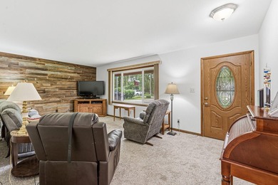 Welcome home to this well-maintained 3-bedroom, 2-bath ranch - photo 9