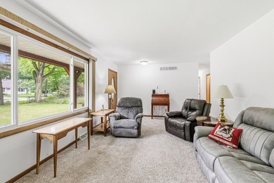 Welcome home to this well-maintained 3-bedroom, 2-bath ranch - photo 10