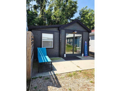 Buckeye Lake Home For Sale in Thornville Ohio