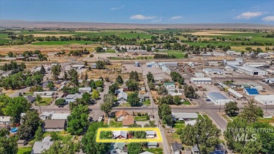 Very clean 3-bedroom, 1-bath home in a quiet neighborhood near - photo 27