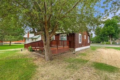 Very clean 3-bedroom, 1-bath home in a quiet neighborhood near - photo 32