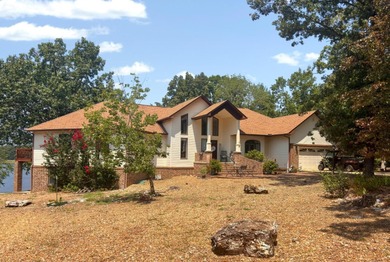 Spacious Custom Lakefront Home...On two of the best Crown Lake - photo 4