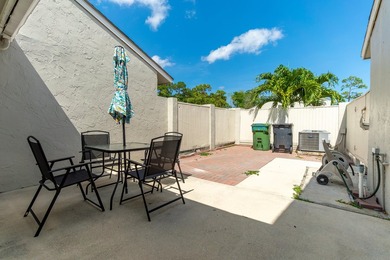 Beautiful waterfront 2-bedroom, 2-bathroom villa with an - photo 3