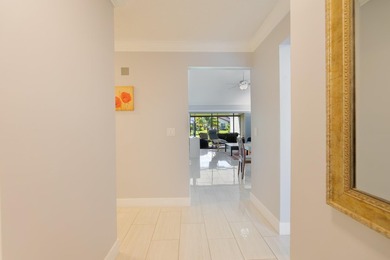 Beautiful waterfront 2-bedroom, 2-bathroom villa with an - photo 4