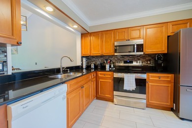 Beautiful waterfront 2-bedroom, 2-bathroom villa with an - photo 5