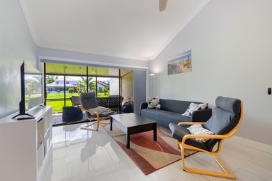 Beautiful waterfront 2-bedroom, 2-bathroom villa with an - photo 10