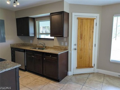*DUPLEX INVESTMENT OPPORTUNITY IN DESIRABLE SW CAPE CORAL!* - photo 8