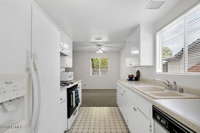 Charming Home with spacious backyard and frontyard Has new paint - photo 11