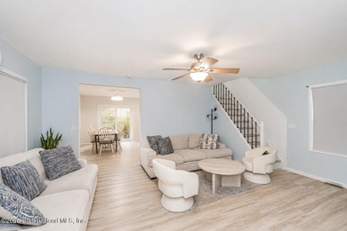 Welcome to this charming and sun-filled fully detached Colonial - photo 12