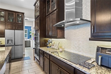 Welcome to this exceptional 5-bed luxury estate in Sorrento - photo 13