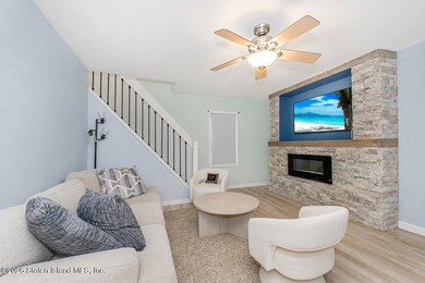 Welcome to this charming and sun-filled fully detached Colonial - photo 14