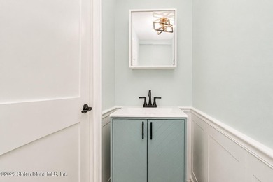 Welcome to this charming and sun-filled fully detached Colonial - photo 20