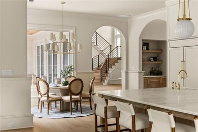 Exquisitely crafted by Savage Family Homes, this exceptional - photo 22