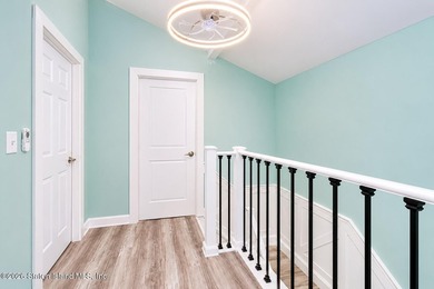 Welcome to this charming and sun-filled fully detached Colonial - photo 23