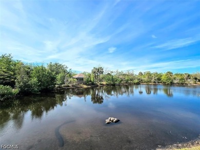 This REMODELED ATTACHED VILLA is located in the very Lushly - photo 1