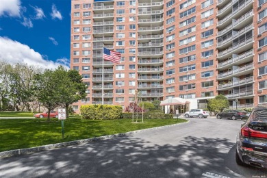 Oakland Lake Apartment For Sale in Bayside New York