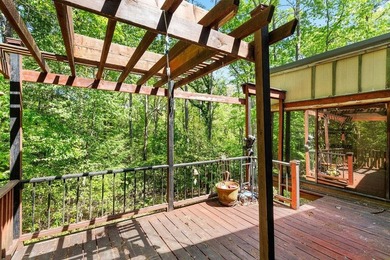 Hidden Gem Near the Water - Unique Artist-Inspired Retreat! - photo 13