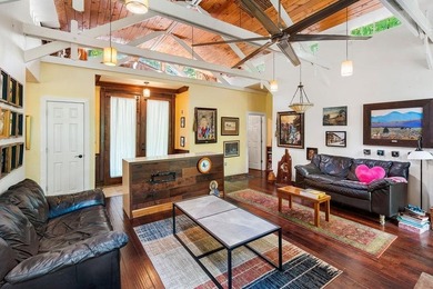 Hidden Gem Near the Water - Unique Artist-Inspired Retreat! - photo 17